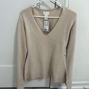 H&M v neck sweater
